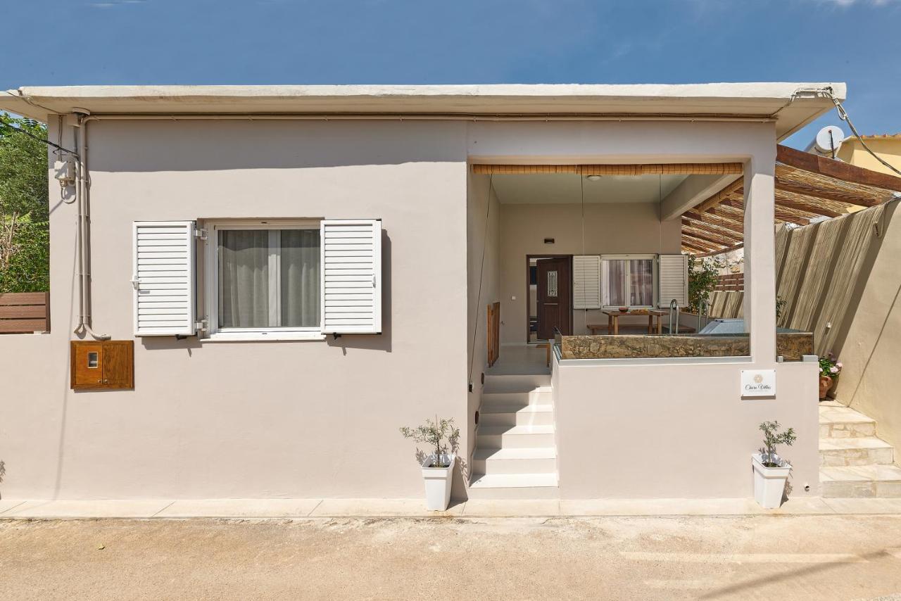 Villa 2 Bedroom With Heated Swimming Pool-spa Whirlpool-bbq!