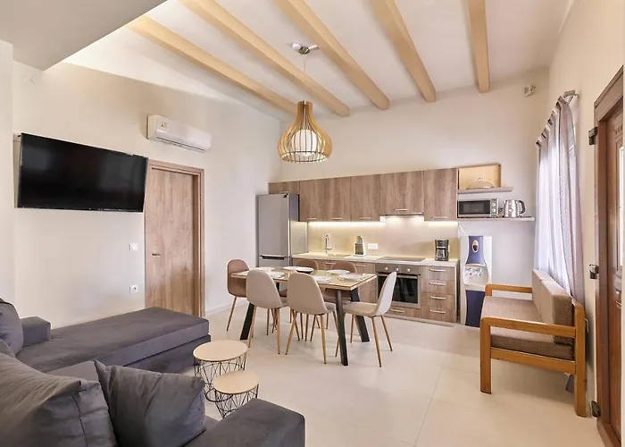2 Bedroom Villa With Heated Swimming Pool-Spa Whirlpool-Bbq!