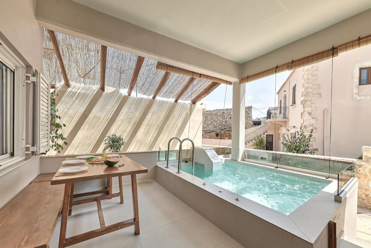 Vila 2 Bedroom With Heated Swimming Pool-spa Whirlpool-bbq! *